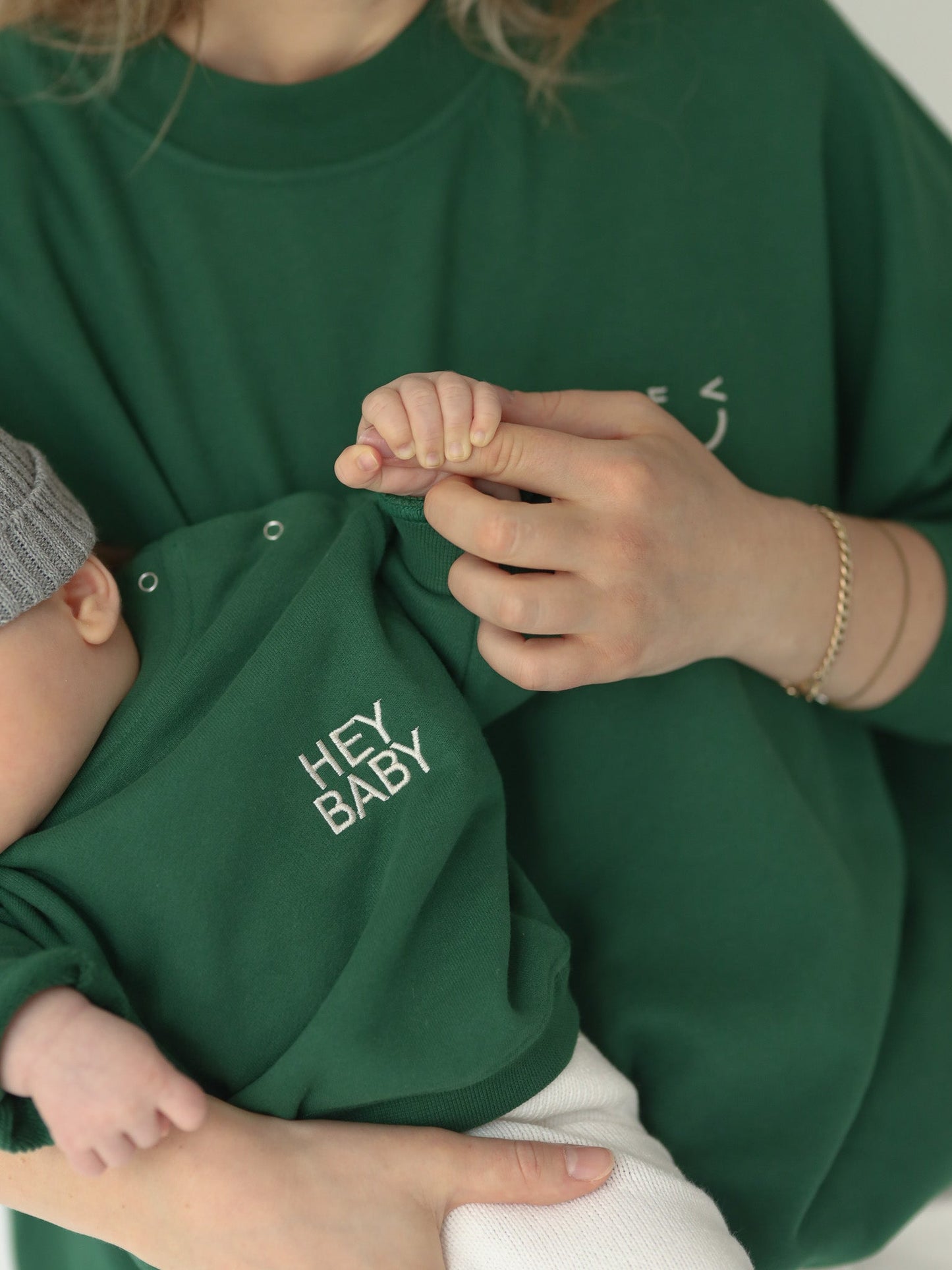 Sweatshirt HEY BABY 'Pinewoodgreen' - The Little One • Family.Concept.Store.