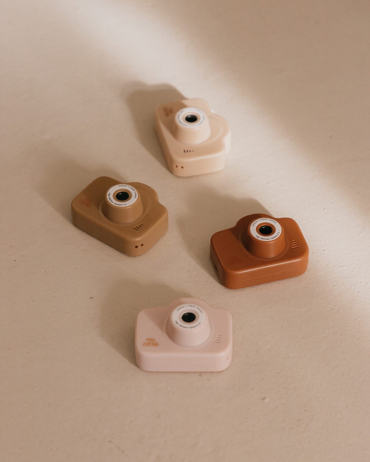 Kinderkamera Cam Cam 'Ivory Cute Strawberries String' - The Little One • Family.Concept.Store.