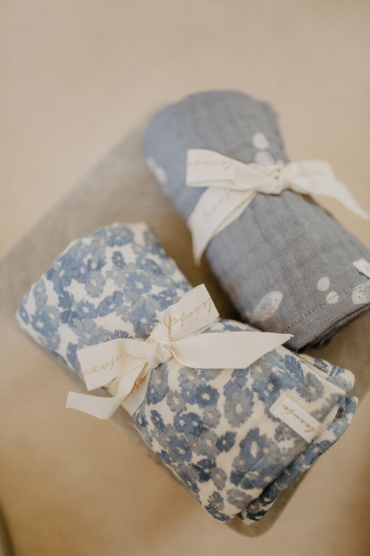 Musselintuch 'Blue Flowers'