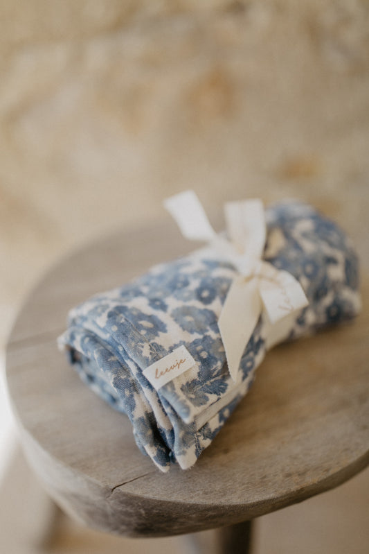 Musselintuch 'Blue Flowers'