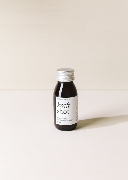 Wildkräutershot 'Kraft' 60ml - The Little One • Family.Concept.Store. 