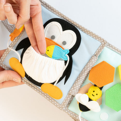 Quiet Book 'Schillernder Papagei'