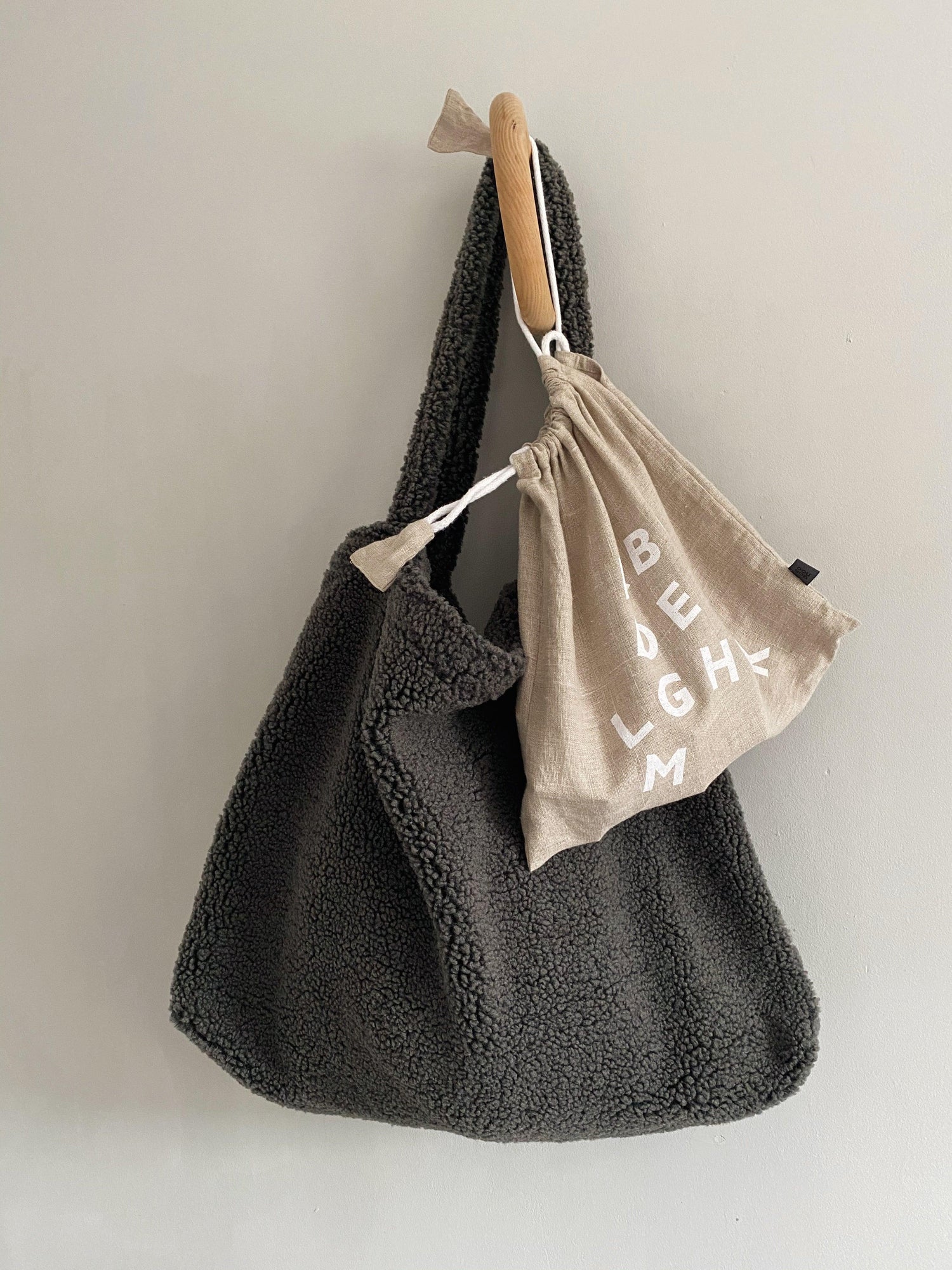 Mom Bag Teddy 'Dark Grey' - The Little One • Family.Concept.Store. 