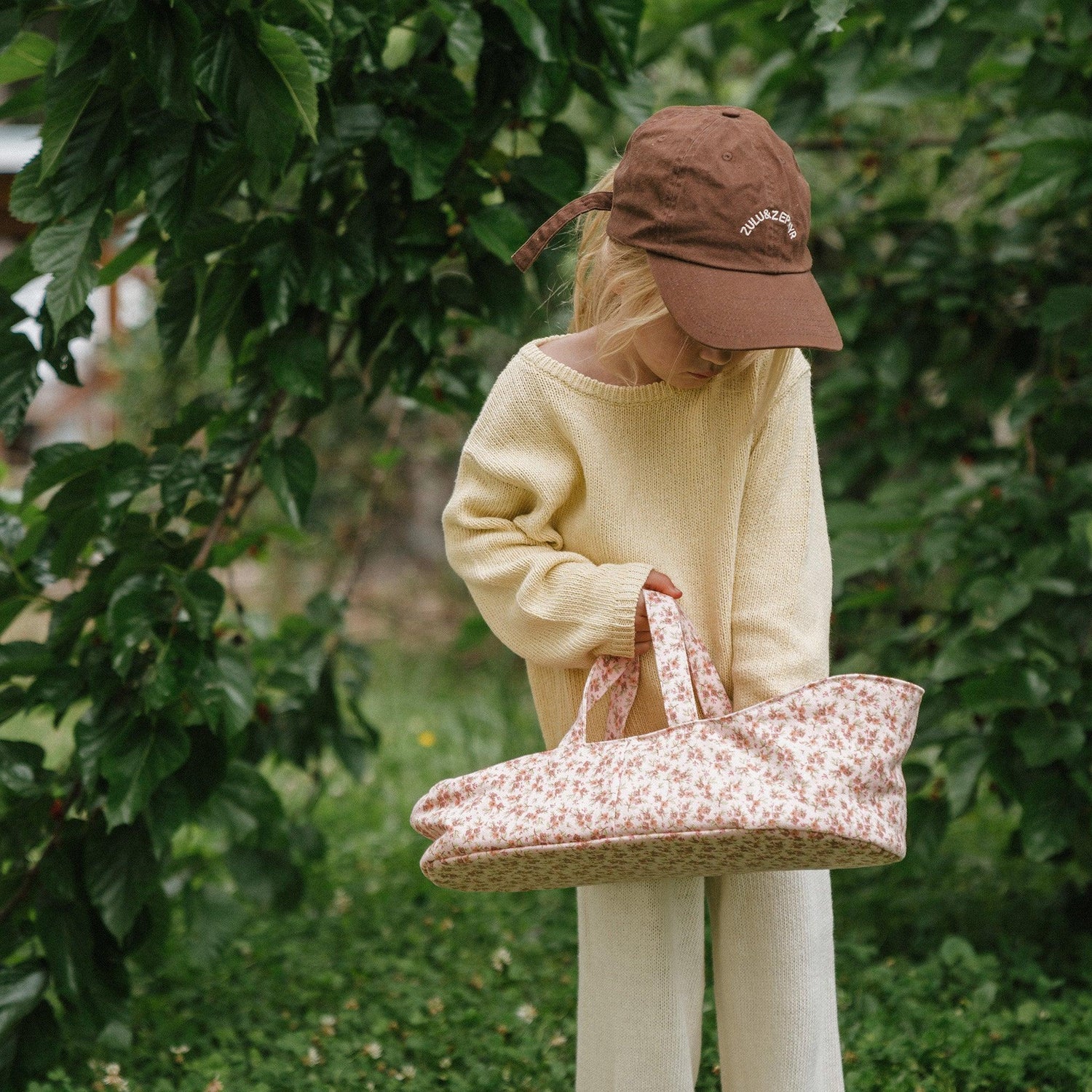 Puppentragetasche Dinkum Doll Carry Cot 'Meadow' - The Little One • Family.Concept.Store. 